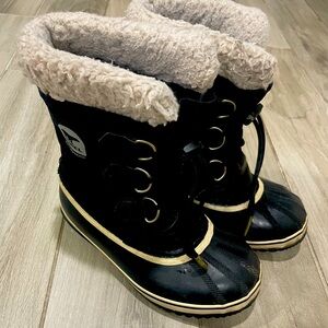 Sorel size 3 kids boots